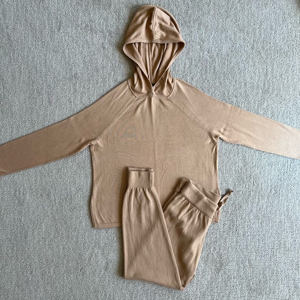 Banana Republic Women’s Hoodie & Joggers Matching Sweatsuit Set - Picture 2 of 8